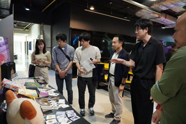 CAPCOM VISITING