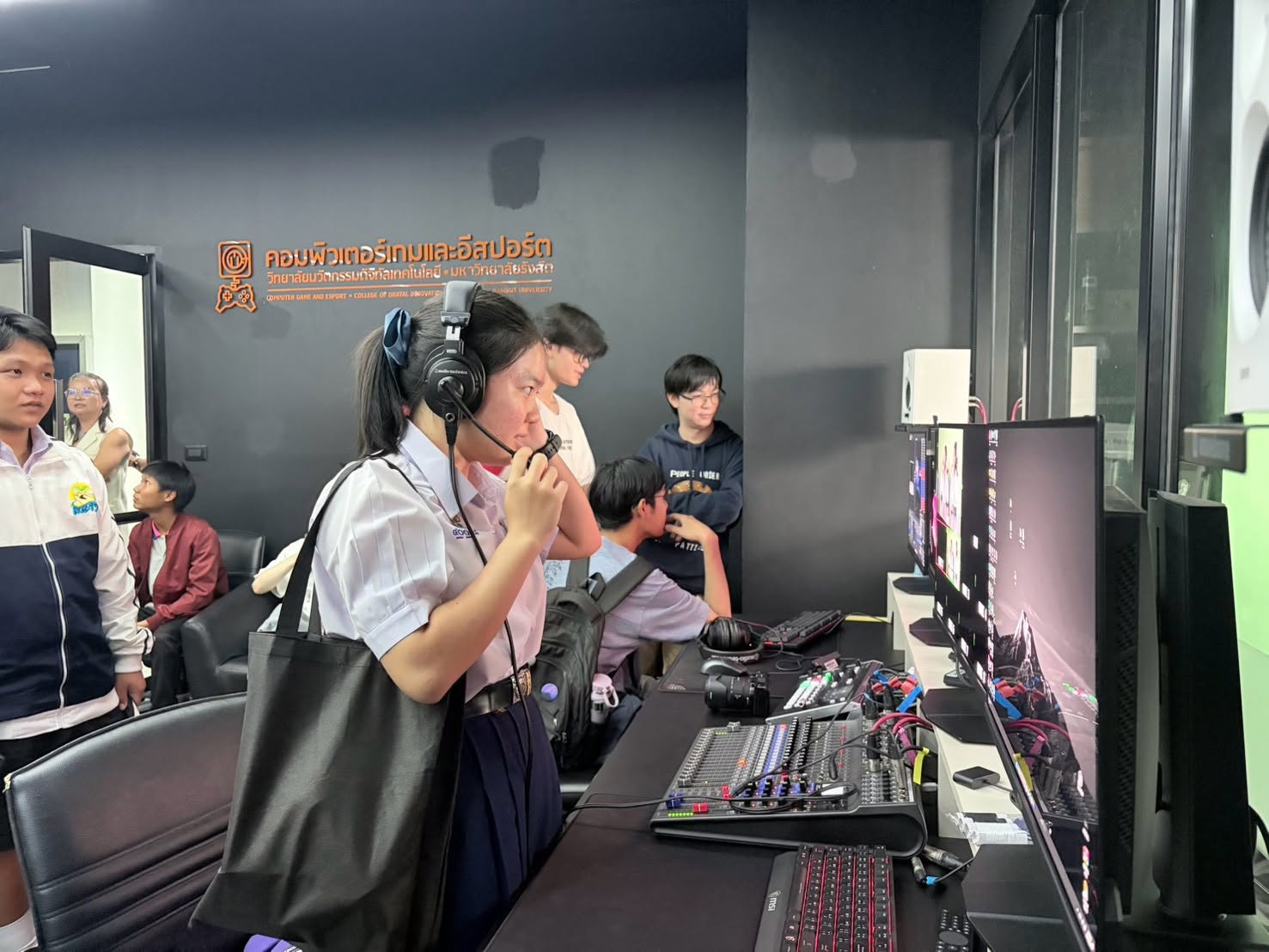 บรรยากาศคณะนักเรียนทุน ม.ท.ศ. เยี่ยมชมวิทยาลัย ภาพที่ 1